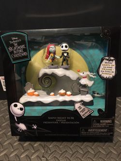 Disney Nightmare Before Christmas  Figure Display Set   (( New))