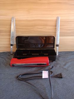 Bella Red Electric Knife with Bread Knife