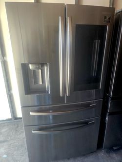 Samsung Family hub refrigerator 4 door