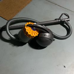 Dyson Vacuum 