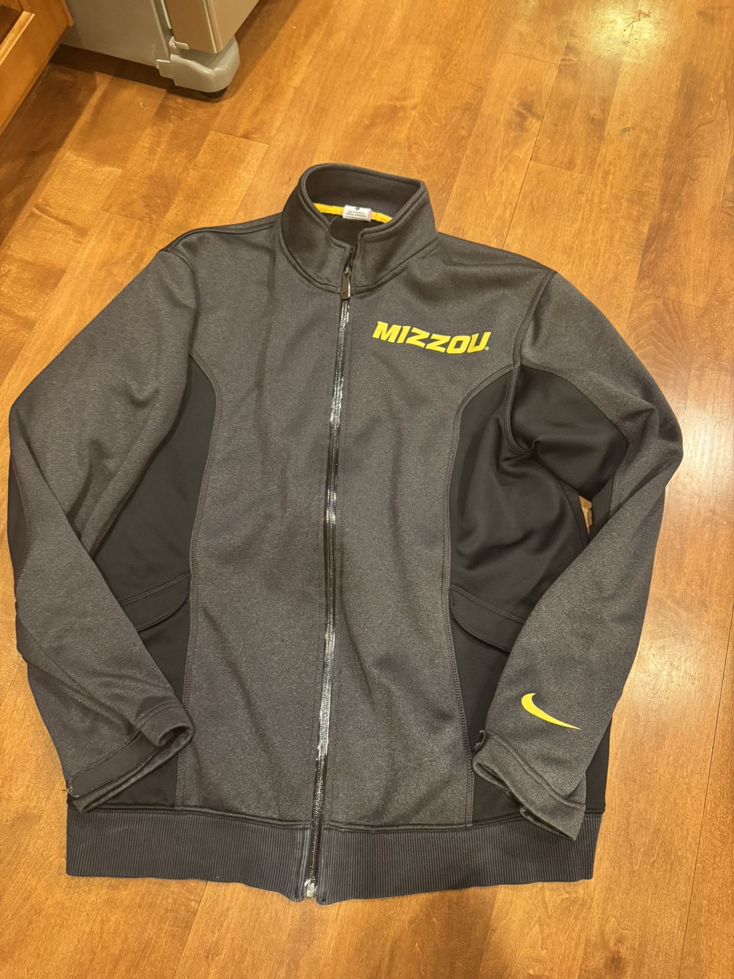 Men’s Nike Mu Mizzou, Zipper Jacket Shipping  Available