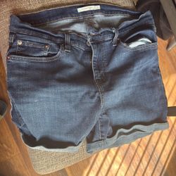 Women’s Mid Length Shorts Size 31 