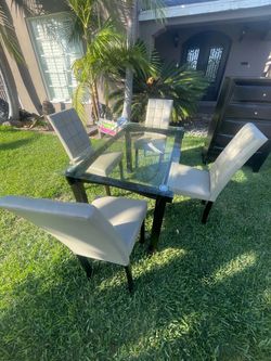 Dinning room table