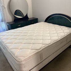 Queen Bedroom Set
