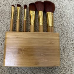 Makeup Brushes 