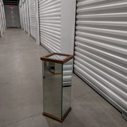 Square Mirrored Pedestal Stand
