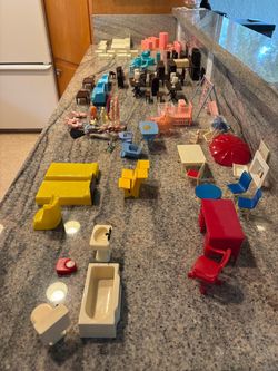 Vintage Dollhouse Furniture & Accessories