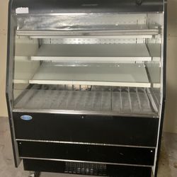 REFRIGERATED GRAB N GO CASE, 208-240V.