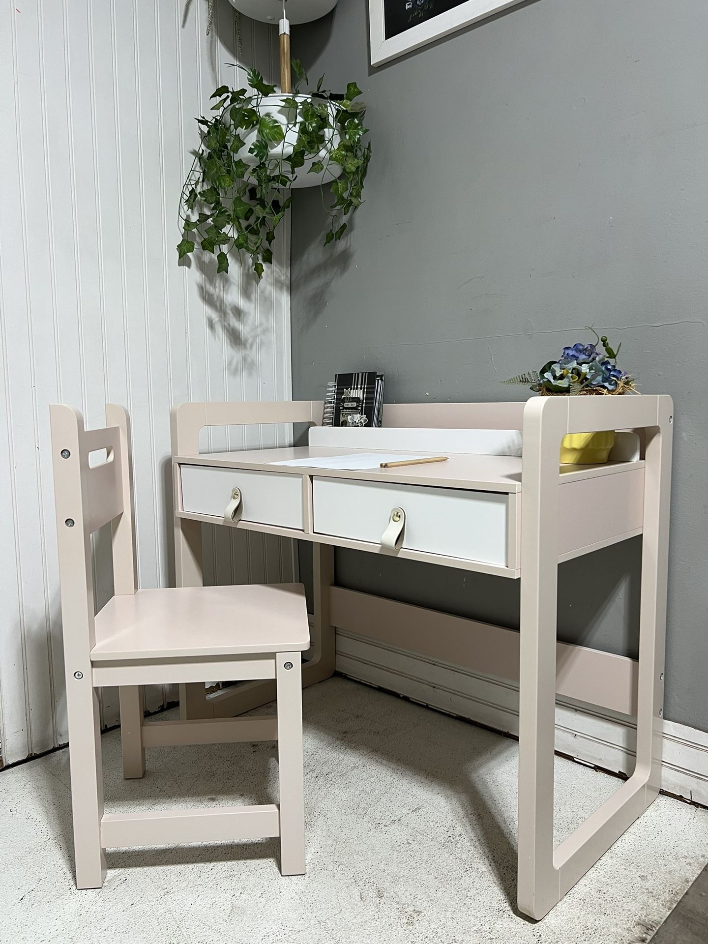Kids Desk And Chair