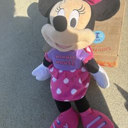 Minnie Mouse Plushie 