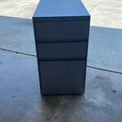 Three drawer filing cabinet with lock
