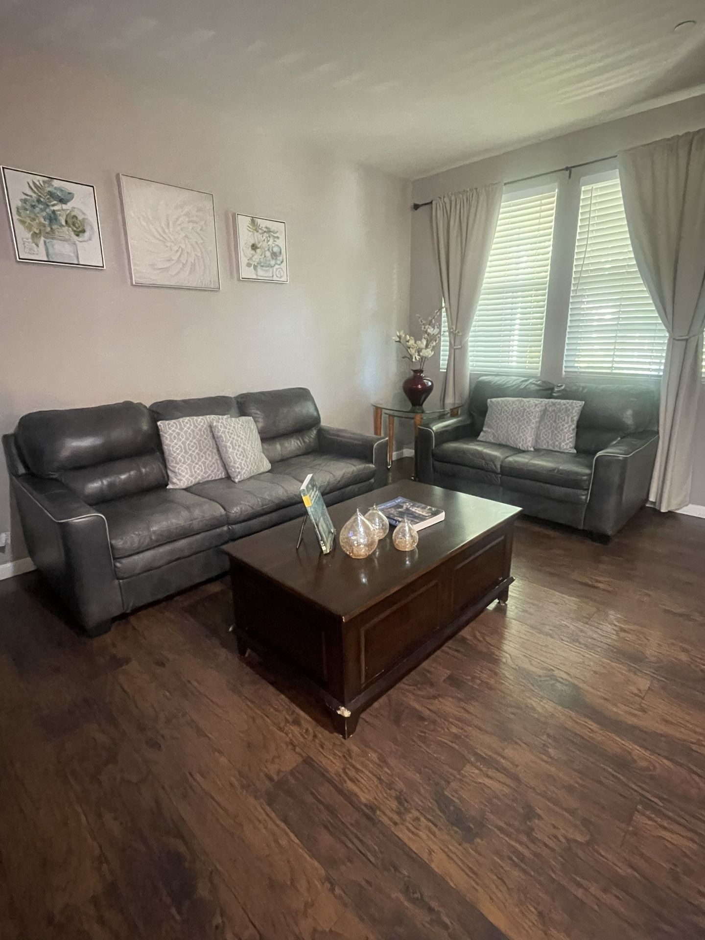 Sofa Set And Coffe Table