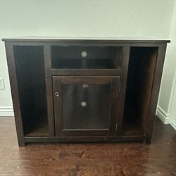 Free Wooden TV/Electronic Stand 