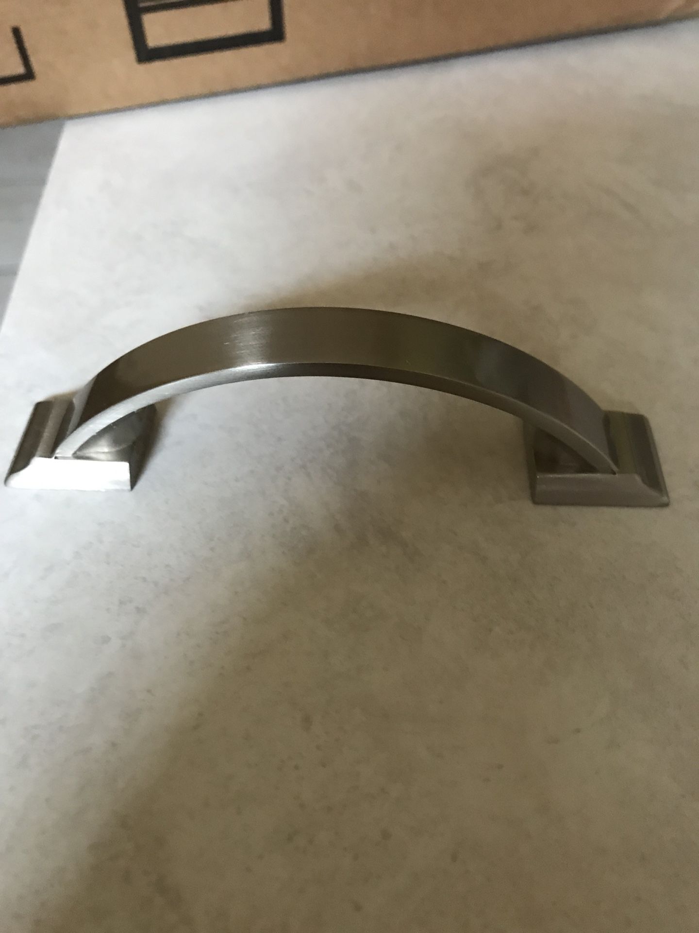 Kitchen Cabinet Knobs/ Pullers