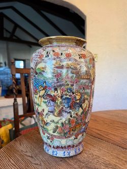 Antique Japanese Royal Satsuma Moriage  Figural Vase 14”