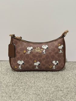 COACH Brown Peanuts Snoopy Teri Shoulder bag