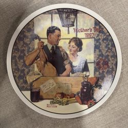 Norman Rockwell "A Special Delivery " Mothers Day 1993 collection plate
