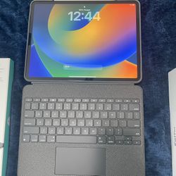 iPad Pro 12.9 4th Gen w/ Apple Pencil + Magic Keyboard + Folio Case 