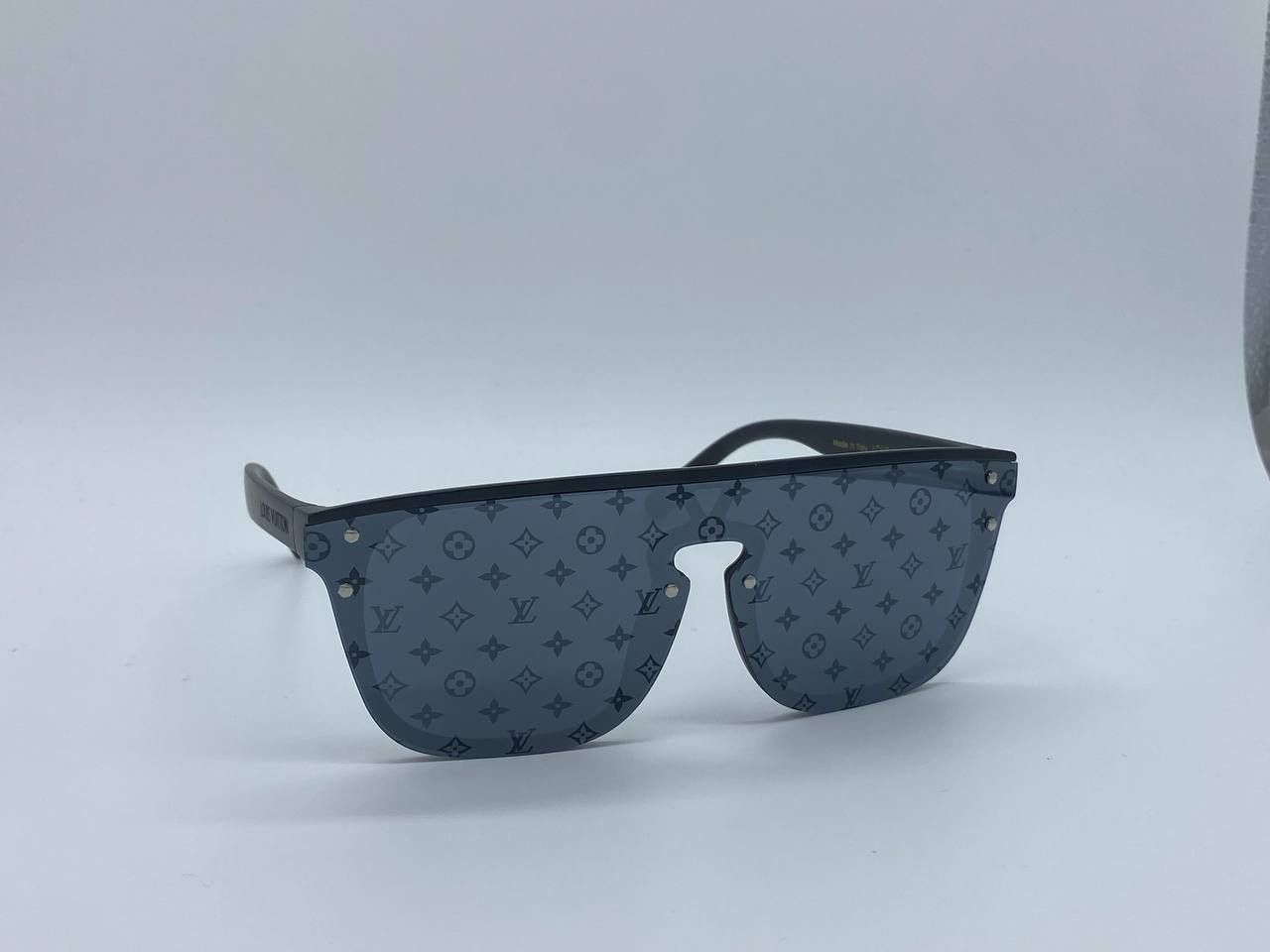 Louis Vuitton Waimea sunglasses