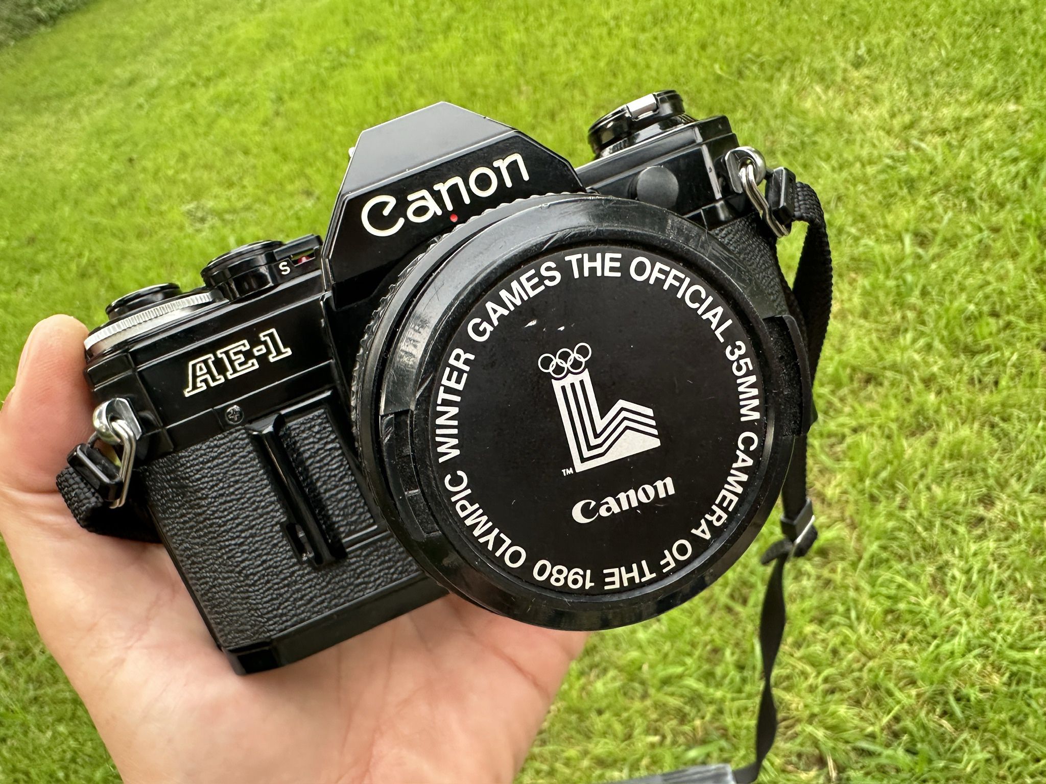[SCARCE] Black Canon AE-1 + 50mm 1.8 35mm film camera