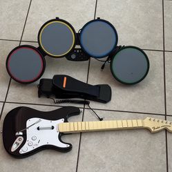 Xbox 360 Harmonix Rock Band Wired Drum Set With Pedal & Stand No Sticks 822149 Xbox 360 Rock Band Fender Stratocaster Wired Guitar Harmonix 822152