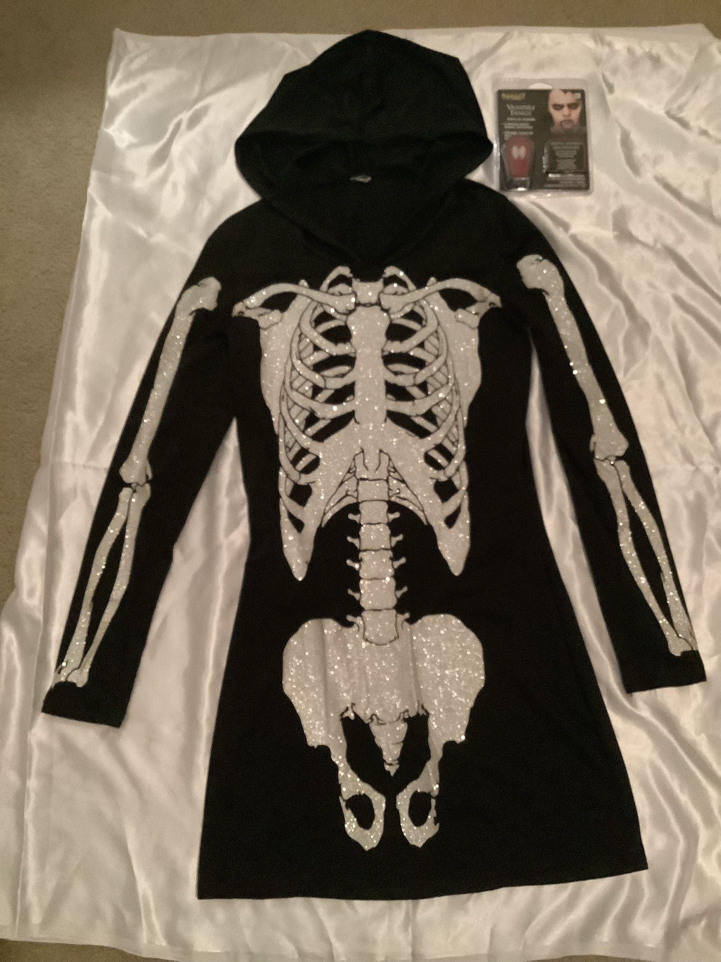 Halloween Skeletons Dress & Vampire Fangs 
