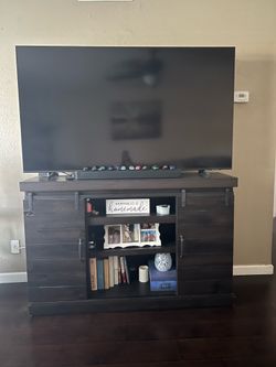 Entertainment center