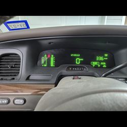 2004 ford crown victoria