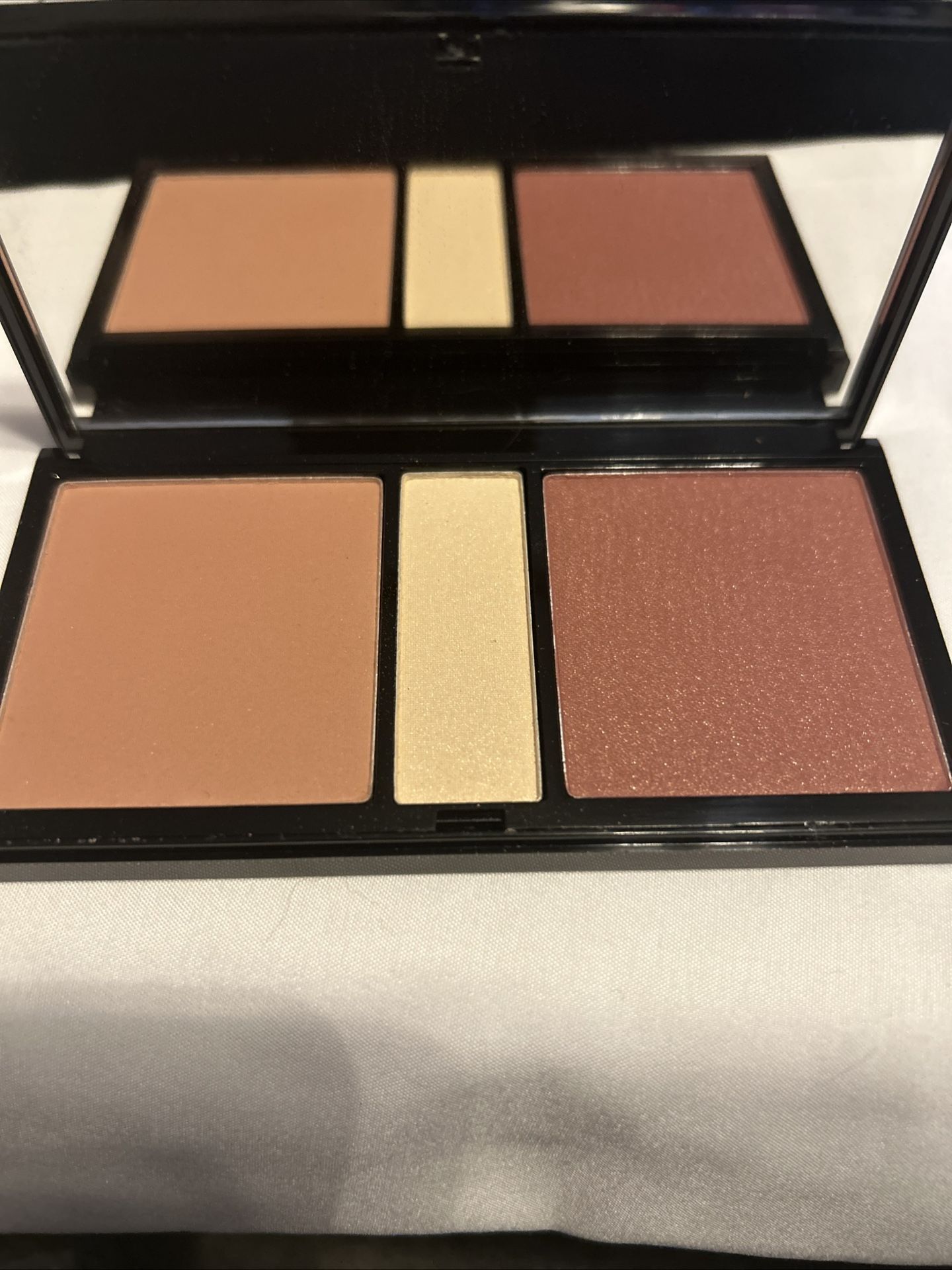 Ready To Wear Cosmetic Bronzer Palette