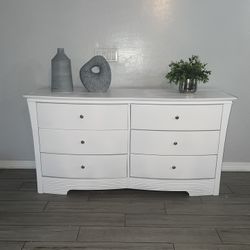 White 6 Drawer Dresser 
