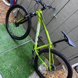 Bicycle Diamondback Size 27.5