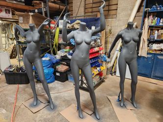 3 Female Mannequins