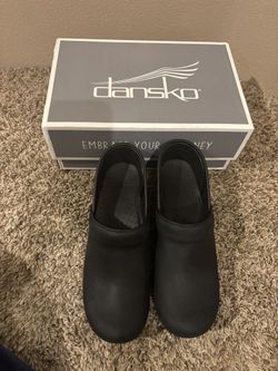 Ladies Dansko Size 38 Brand New 