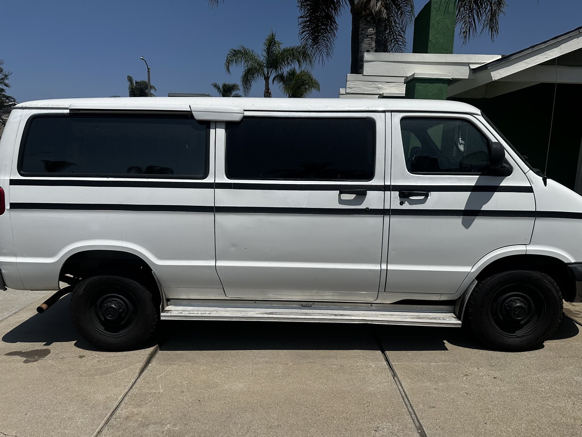 2001 Dodge Ram Van
