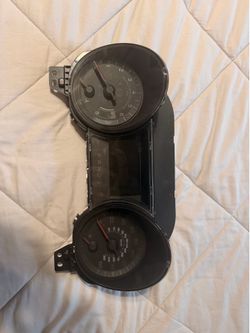 2016 Ford Mustang OEM Gauge Cluster