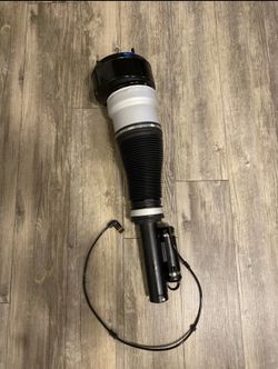 Front Air Suspension Shock Strut For Mercedes W221 S(contact info removed)913 Left / Right