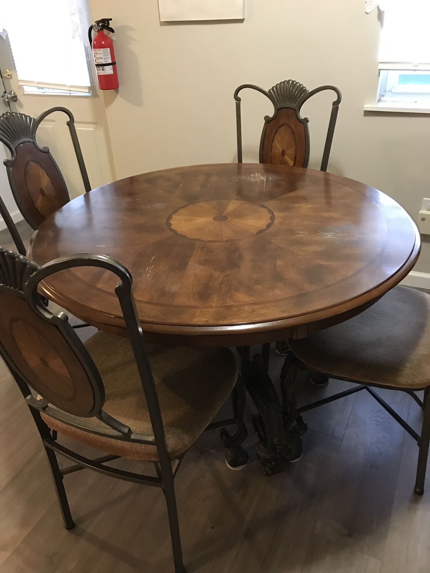 Dining room table,chairs & buffet