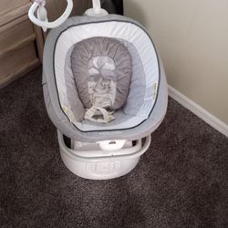 Baby Graco Motion Swing Taking Offer