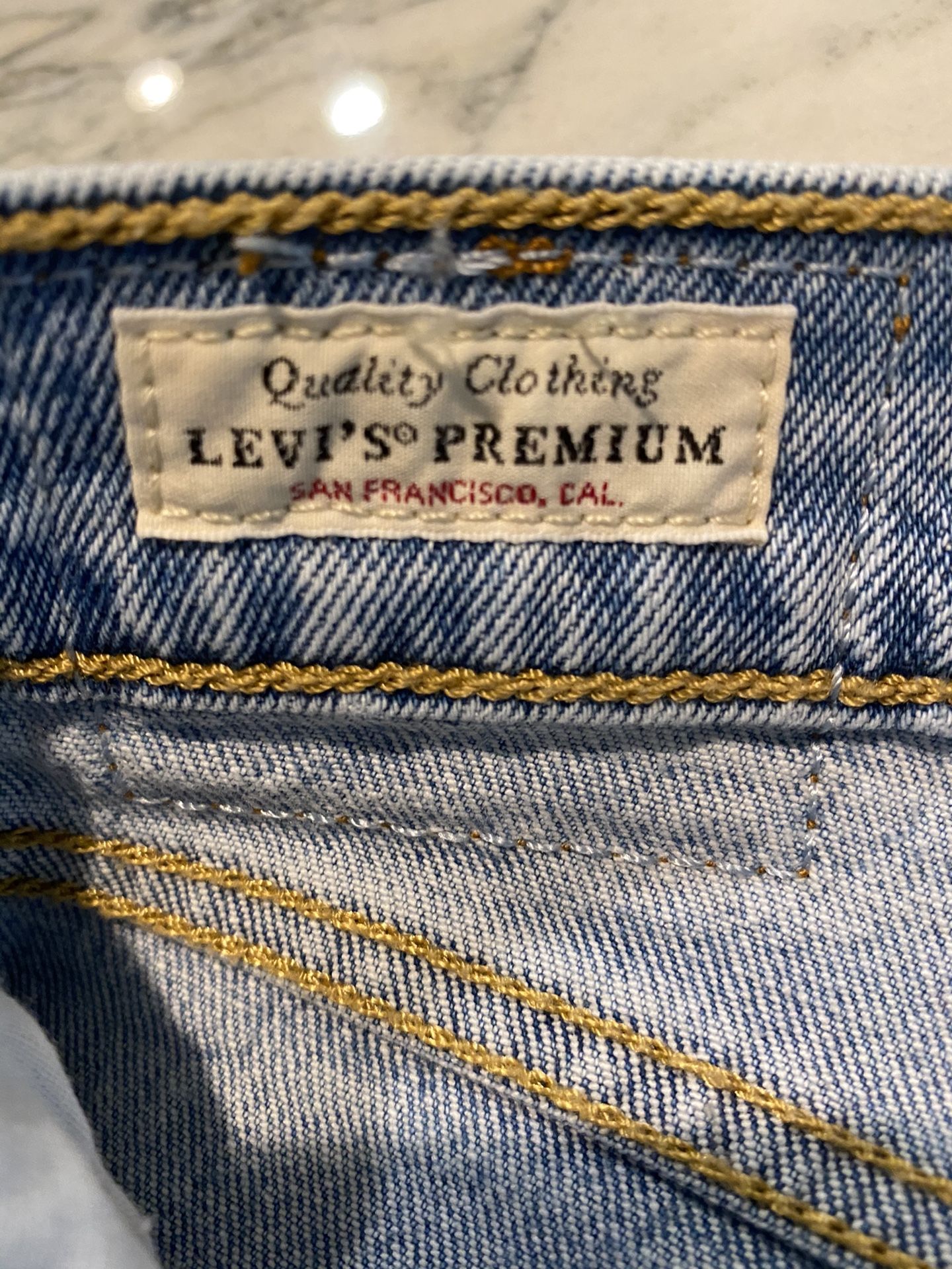 Levi’s Ribcage Size 31 x 27