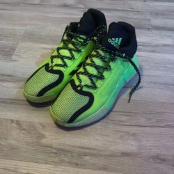 Adidas D Rose 11 signal green