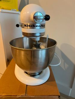 Classic KictenAid Mixer - White
