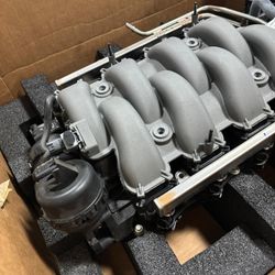 Gen 3 Coyote OEM Intake – Dual Throttle Body – Dual Injection – Under 500 Miles 