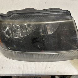 2004 Jeep Grand Cherokee Front Headlights Driver And Passenger Side
