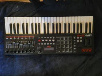 Akai Professional MPK 249 
Keyboard
