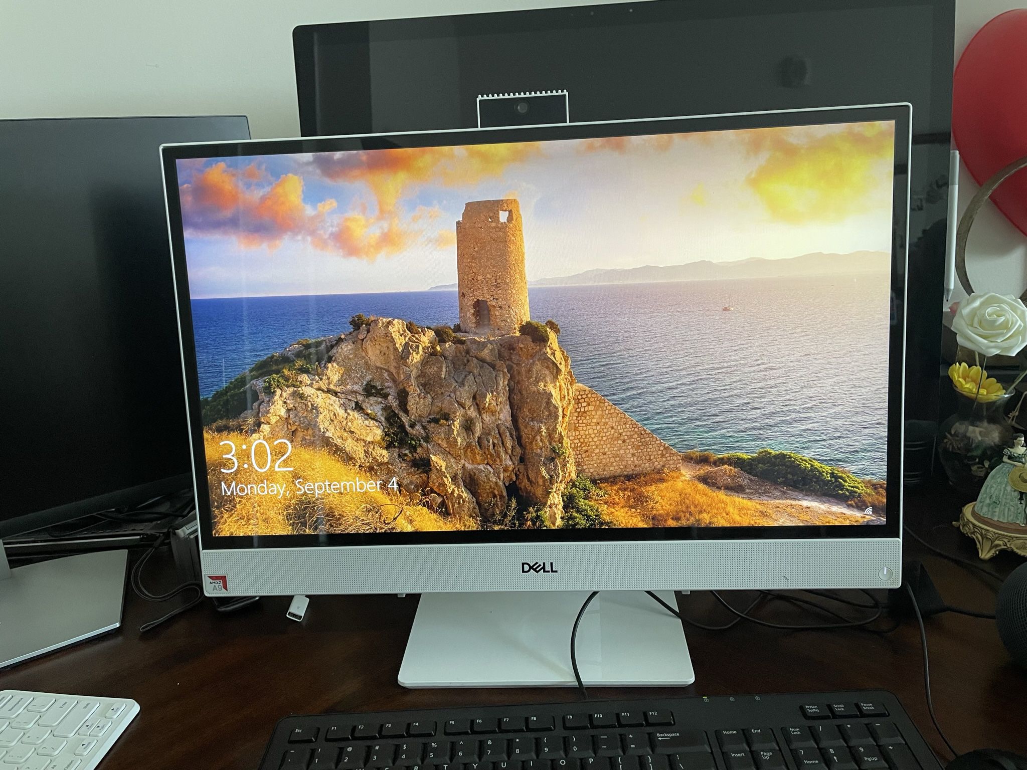 Dell Inspiron All In One - 24”