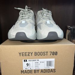 Yeezy Boost 700