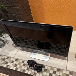 Clean Reinstalled Windows 7 Computer And Monitor Works Great.