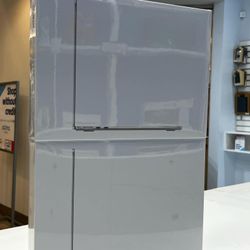 Apple Macbook Air 13 Inch Laptop With M2 CHIP 8GB Ram  256GB Storage - Pay $5 today and the rest later!!