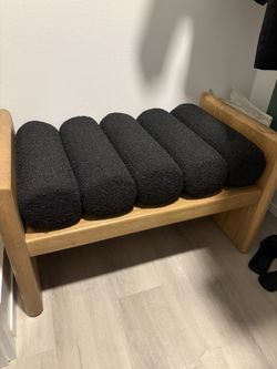 Reeves Boucle Wood Bench – Natural/Black – Excellent Condition!