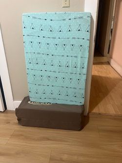 Graco pack and play with mattress